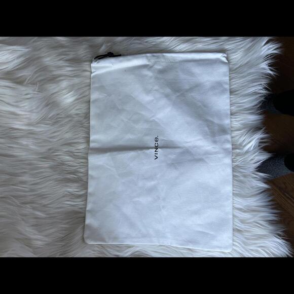 Vince. White Dust Bag - Picture 1 of 1